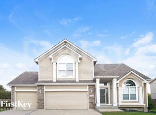 3109 SW Laura Ln, Lees Summit, MO 64082