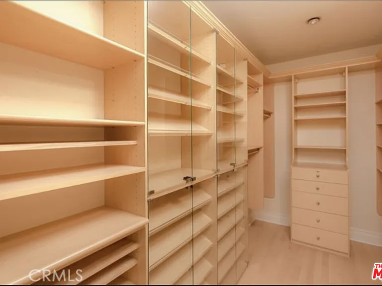 10727 Wilshire Blvd #1904 — Photo 31