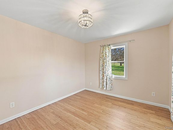 5th image of 108 W Ridge Road