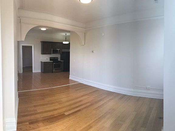 3rd image of 5723 N Clark St APT 201