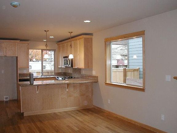 Dining area & breakfast nook