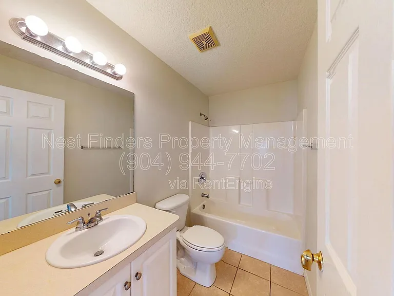 908 Helen St — Photo 9