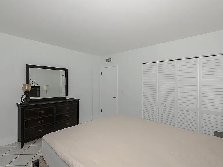 1333 E Hallandale Beach Blvd #101 — Photo 24
