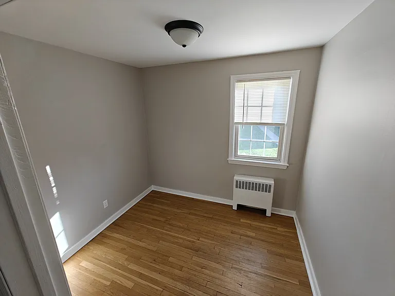 7 Bashford Ave #B — Photo 8