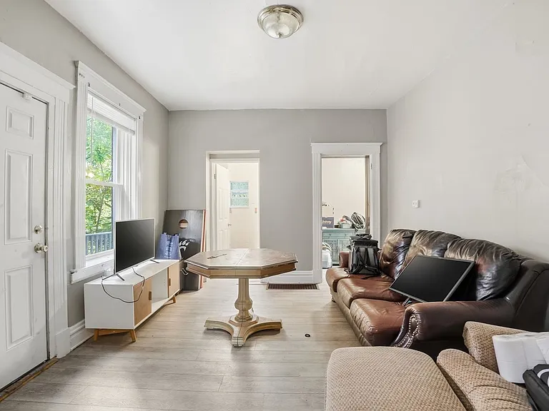 2661 Bellevue Ave — Photo 15