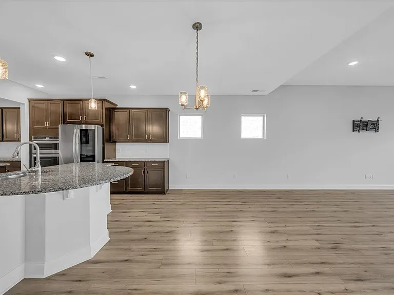 1121 Carlisle Pl — Photo 16