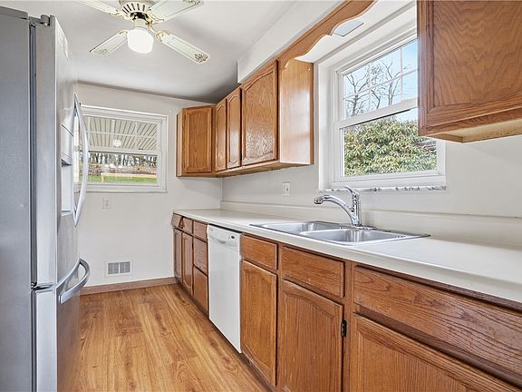 5th image of 1211 Irene Ln
