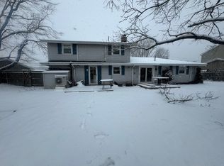 11 Poole Cir, Holbrook, MA 02343