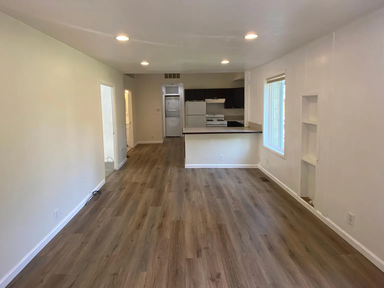 4 bed, 800 sqft, $1,995 — Photo 2