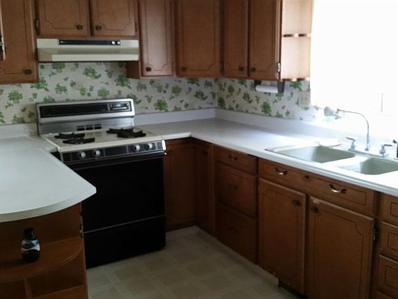 2nd image of 2413 Calumet Dr