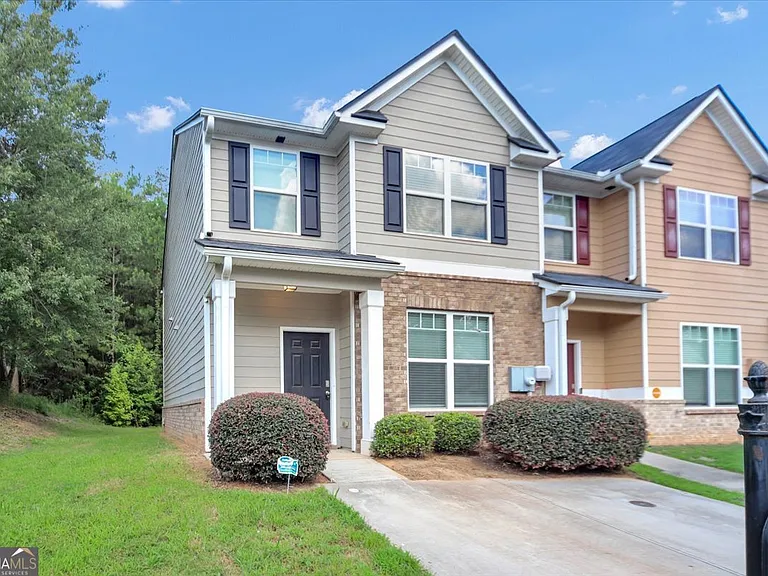 2626 Parrish Ct — Photo 2