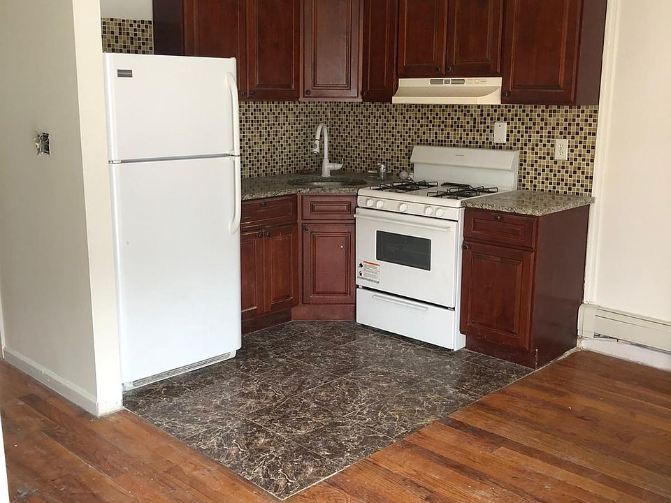 1st image of 16415 108th Ave #1