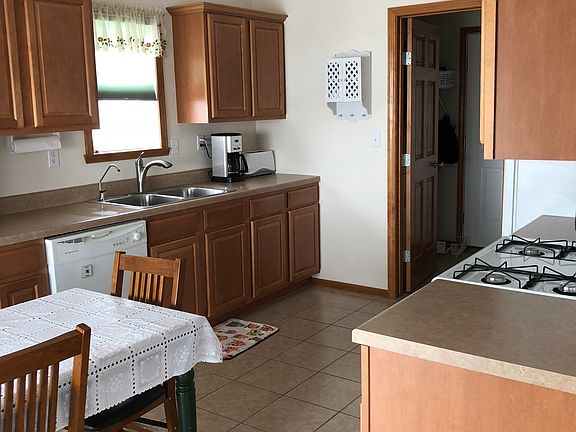 3rd image of 3079 Warwickshire Dr