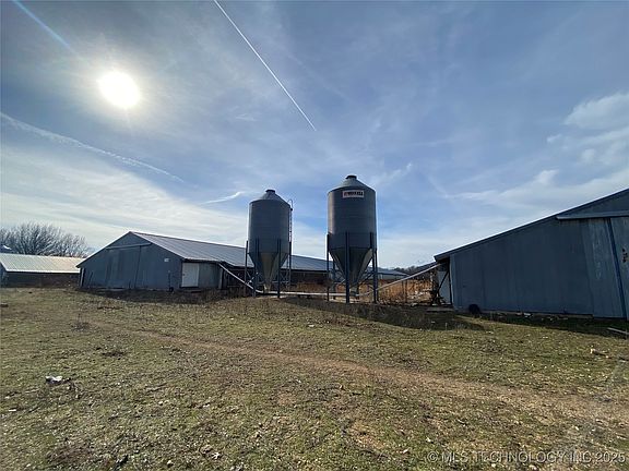 3rd image of 68400 E 330th Rd