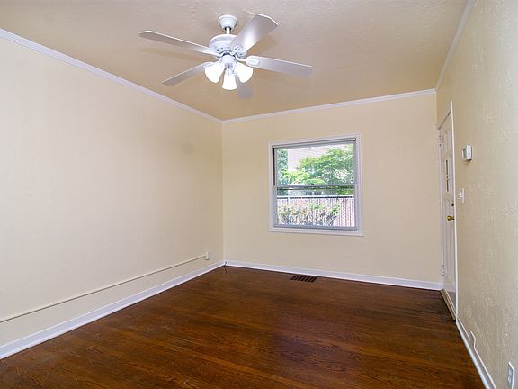 Gardner Court - Portland Oregon - Living Room