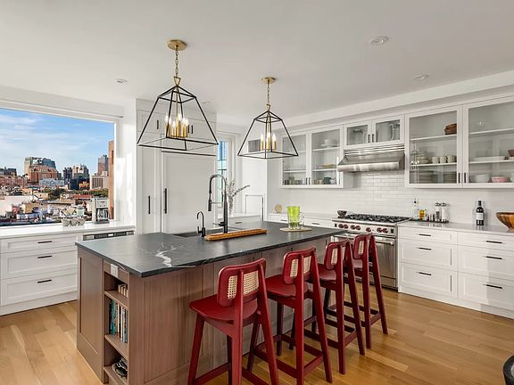 5th image of 291 Union St APT 6E