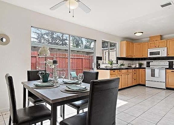 2nd image of 122 Poas Cir