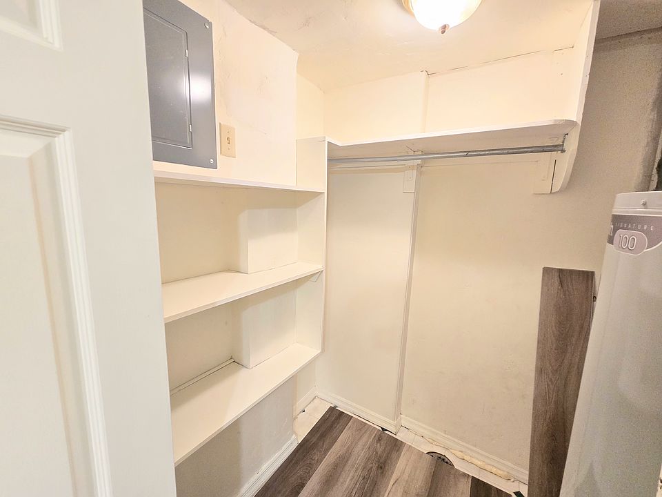 1st image of 654 E 21st St APT 3