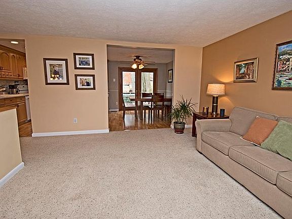 4th image of 110 Valleyview Dr