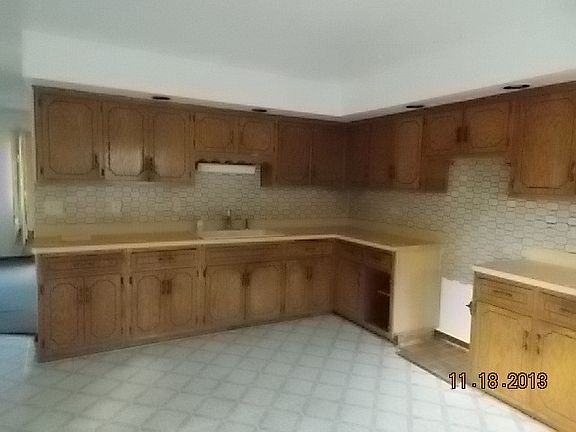 5th image of 294 Exchange Ave
