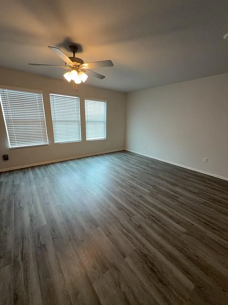 3 bed, 2.5 bath, 1522 sqft, $1,500 — Photo 4