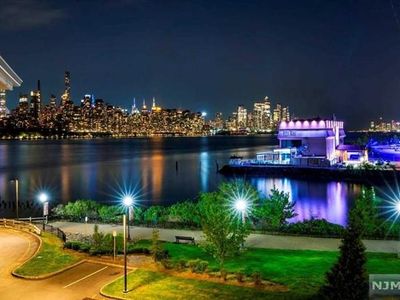 15B Riverview Cir, North Bergen, NJ, 07047