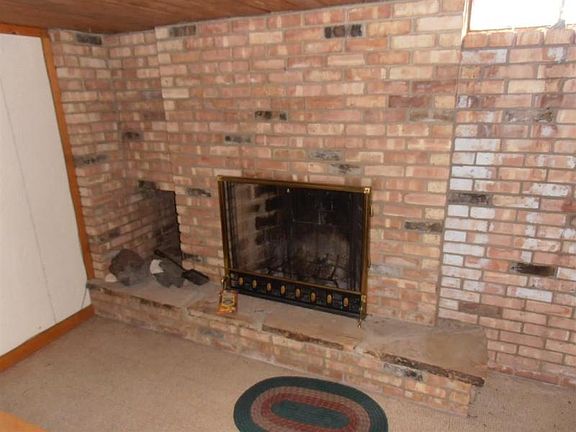 2nd image of 3303 S Twyckenham Dr
