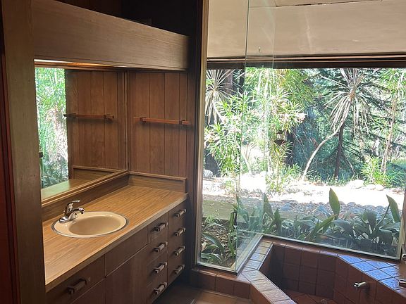 4th image of 300 Camino Verde