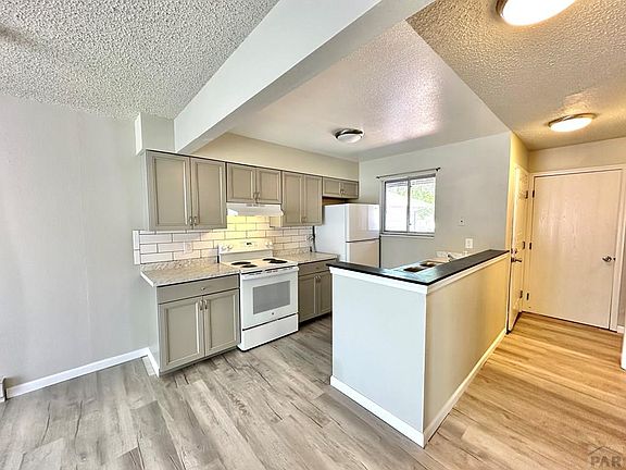 4th image of 58 Castle Royal Dr