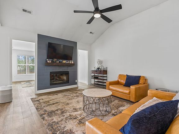 2nd image of 2916 Midiron Ct.