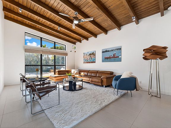 5th image of 25 Ocean Drive