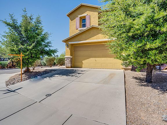 3rd image of 2844 W Greenstreak Dr