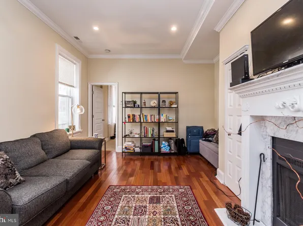 1712 Wallace St APT 202, Philadelphia, PA 19130