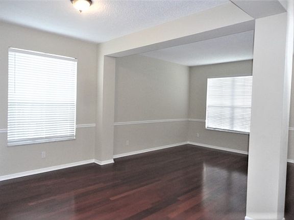 3rd image of 1415 Loretto Cir