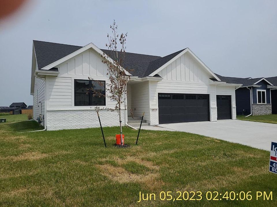 1st image of 2615 Abbott Dr