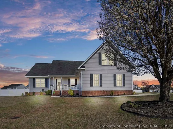 188 Thorncliff Dr, Raeford, NC 28376