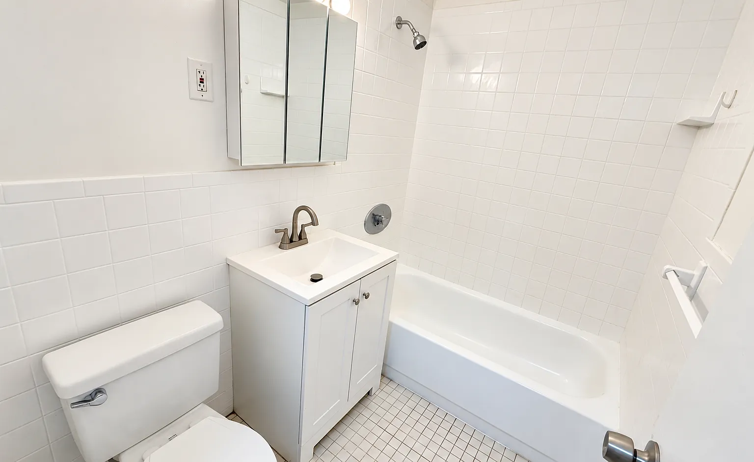 1 bed, 600 sqft, $1,900 — Photo 4