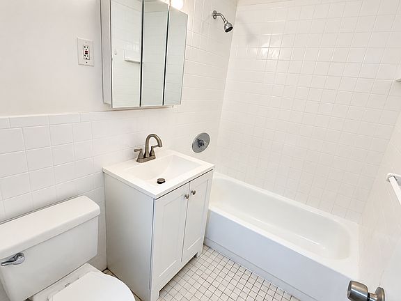 4th image of 3 Universal St APT 2