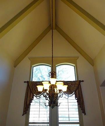 5th image of 5909 Dry Creek Ln