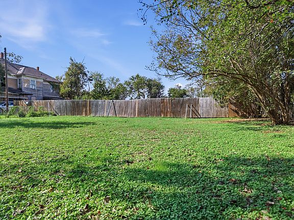 3rd image of 1109 Alvarado St