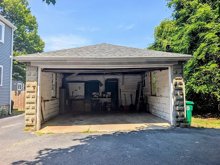 184 Parmenter Rd #2 — Photo 19