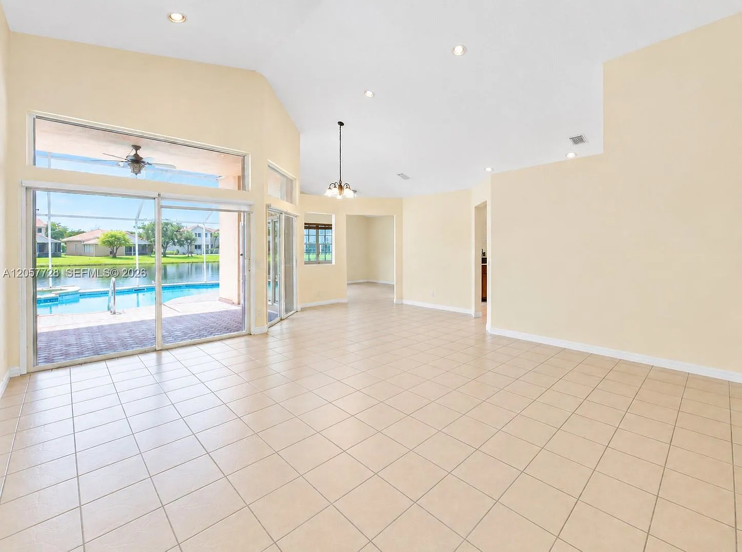 4 bed, 2.5 bath, 2302 sqft, $5,525 — Photo 4