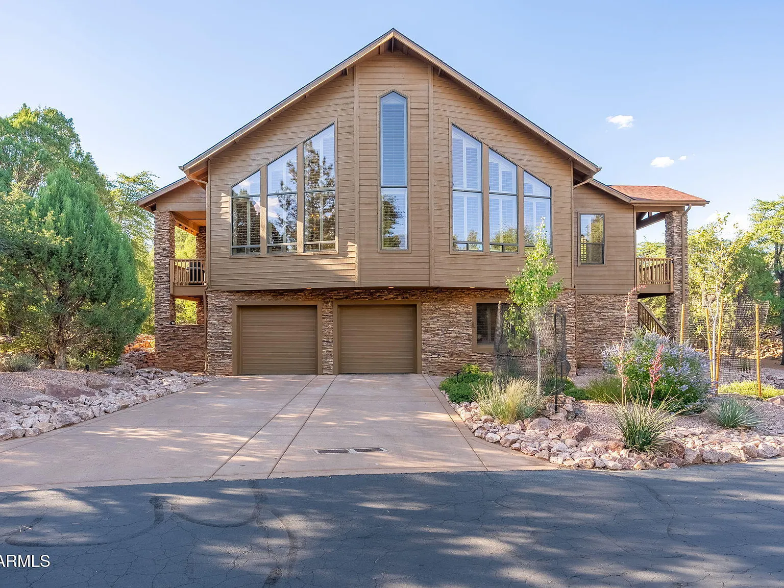 4 bed, 3.0 bath, 2916 sqft, $4,500 — Photo 2