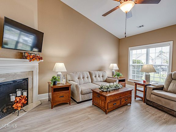 3rd image of 3345 Ellsworth Drive #A