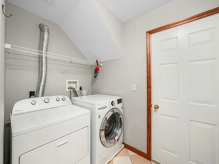 299 Garden Hill Dr — Photo 34