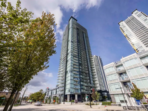 6699 Dunblane Ave #302, Burnaby, BC V5H 0J8