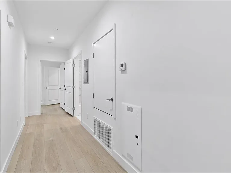 10609 S Inglewood Ave — Photo 24