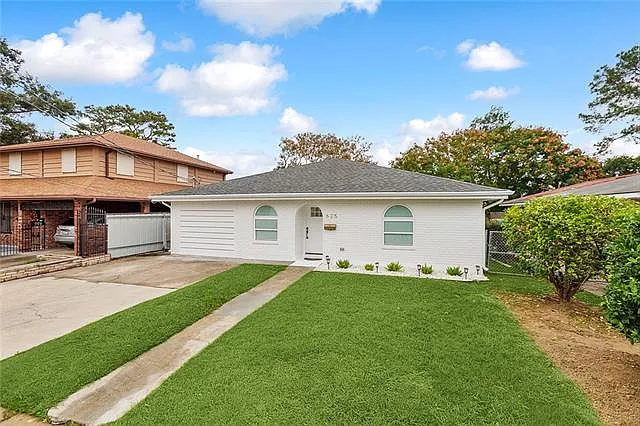 625 Oaklawn Dr — Photo 2