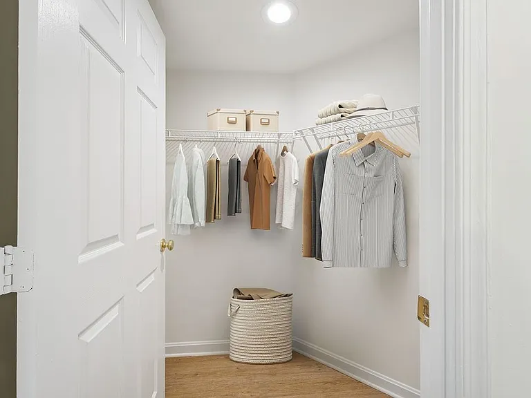 Walk-in closet