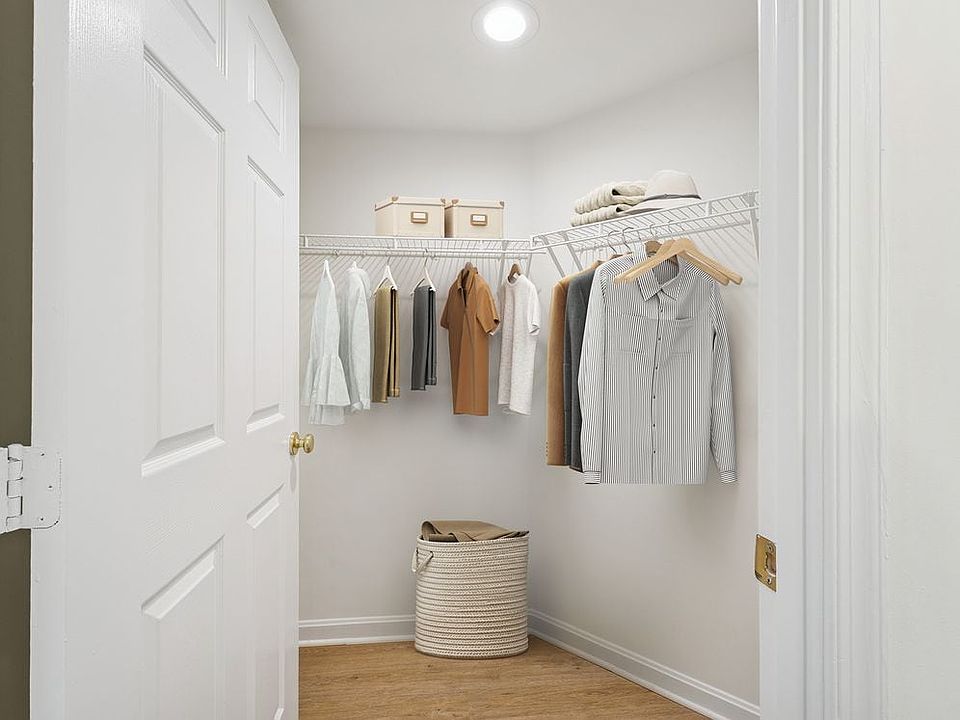 Walk-in closet